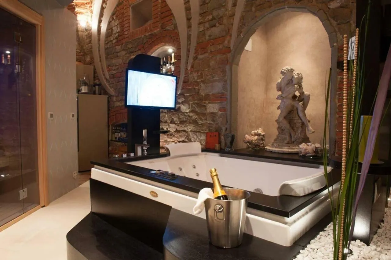 Amalia Apartment Via Delle Terme Firenze 0*,  Olaszország
